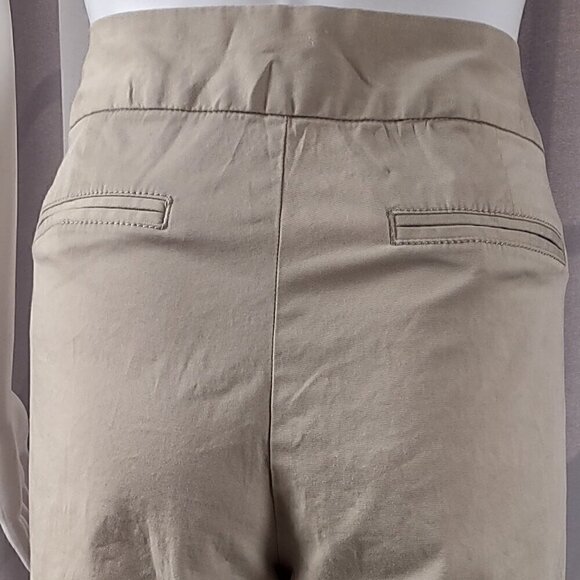 Gap Curvy Women's Beige, Tan, Cotton 2 Pocket Capri Pants Size 12 - Picture 4 of 11